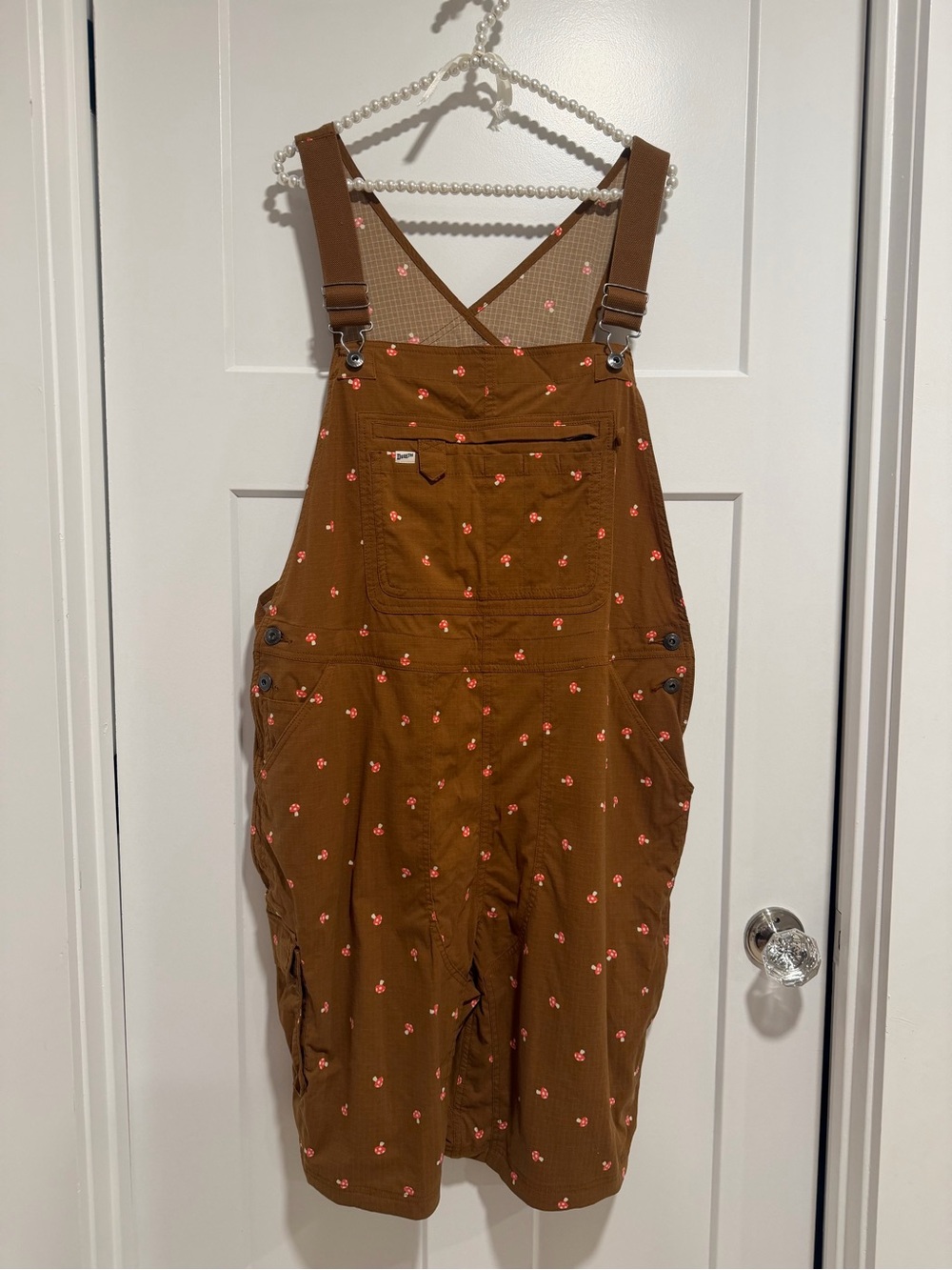 Duluth Trading Co Brown short 🩳 with Mushrooms 🍄 Print